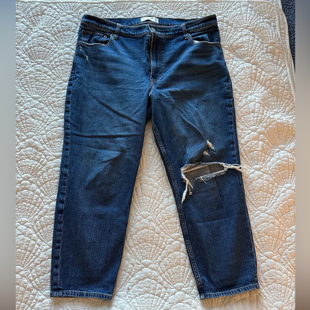 Abercrombie & Fitch Mom Jeans